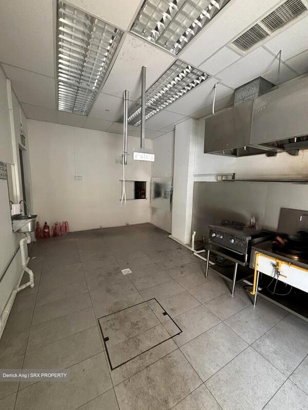 Desker Road Conservation Area (D8), Retail #458800841